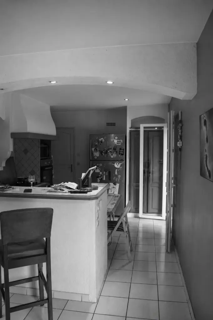 Pakita avant travaux : la cuisine et l’entrée